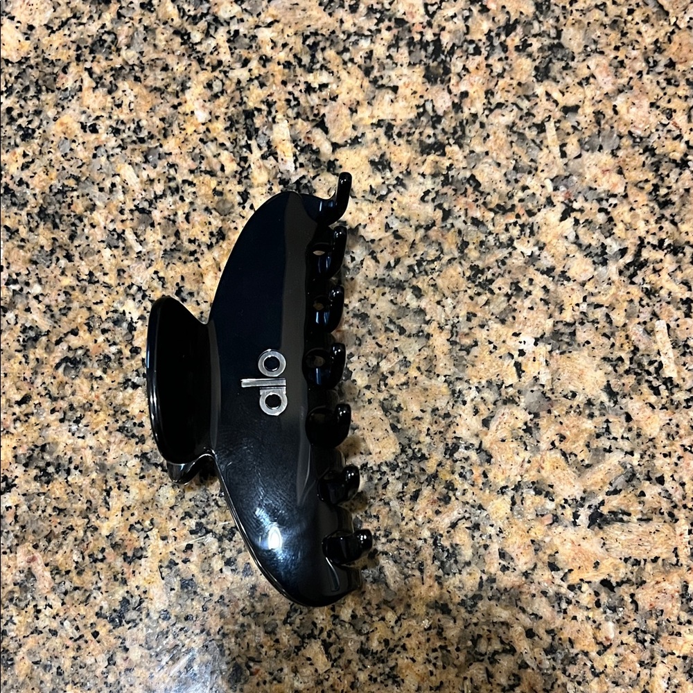 ALO Yoga Black Hair Claw Clip